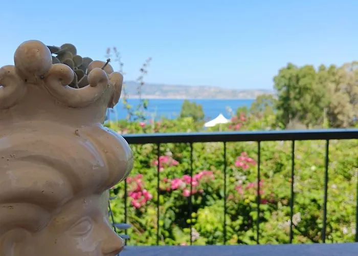 Villaggio Imbesi בית הארחה 3*