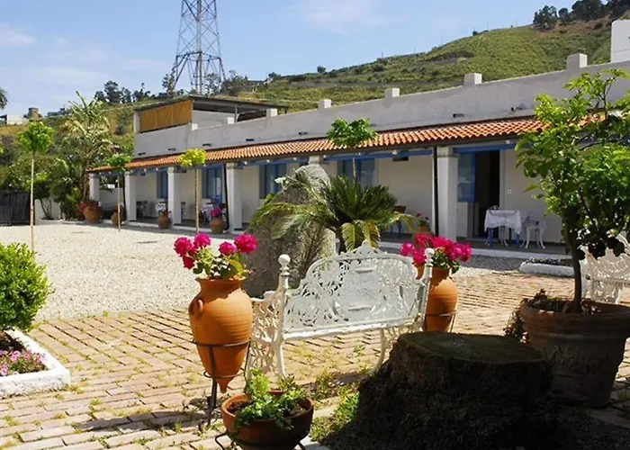 Villaggio Imbesi בית הארחה 3*