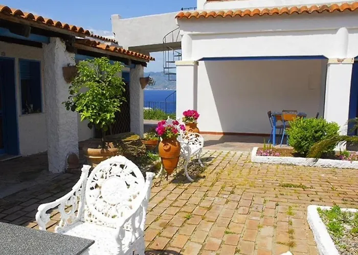 בית הארחה Villaggio Imbesi וילה סן ג'ובאני